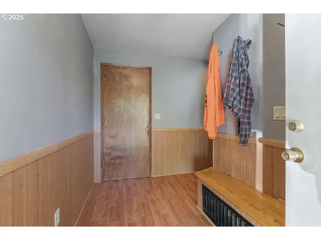 $699,000 | 2524 Southeast Mannthey Road, Corbett, OR 97019