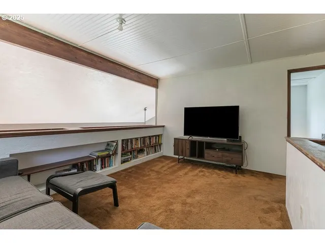 $699,000 | 2524 Southeast Mannthey Road, Corbett, OR 97019