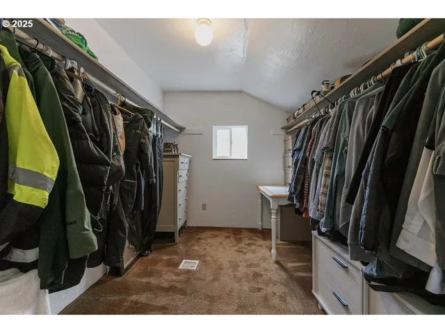 $699,000 | 2524 Southeast Mannthey Road, Corbett, OR 97019