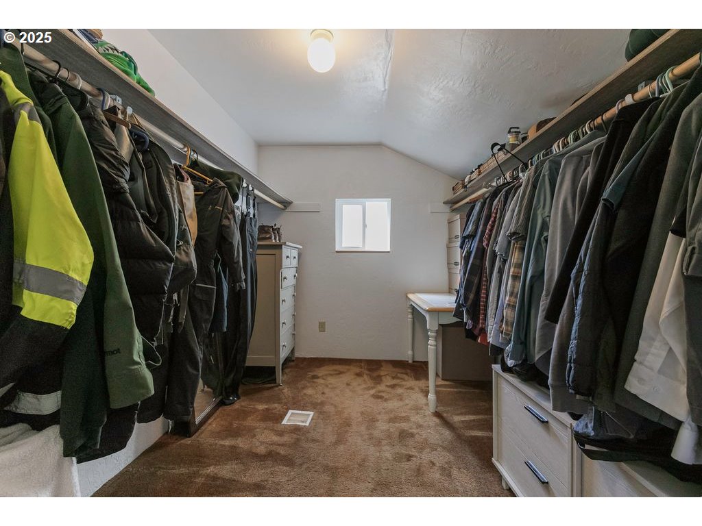 2524 Southeast Mannthey Road Corbett, OR 97019 - Photo 33 of 42