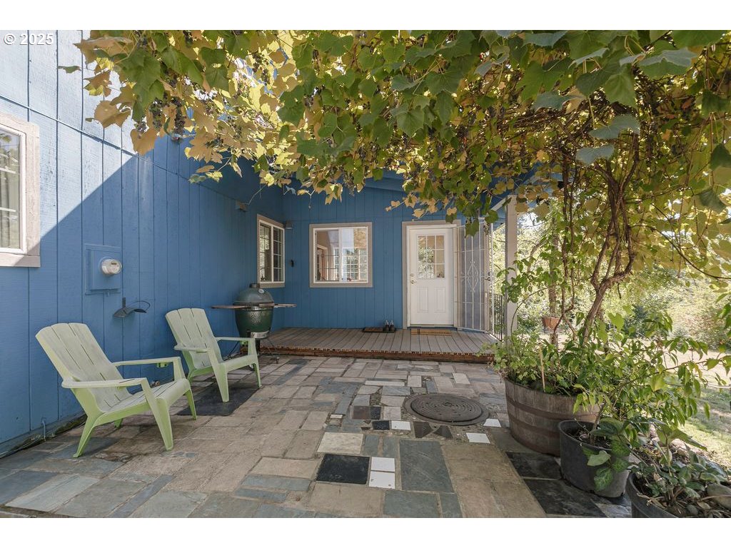 2524 Southeast Mannthey Road Corbett, OR 97019 - Photo 5 of 42