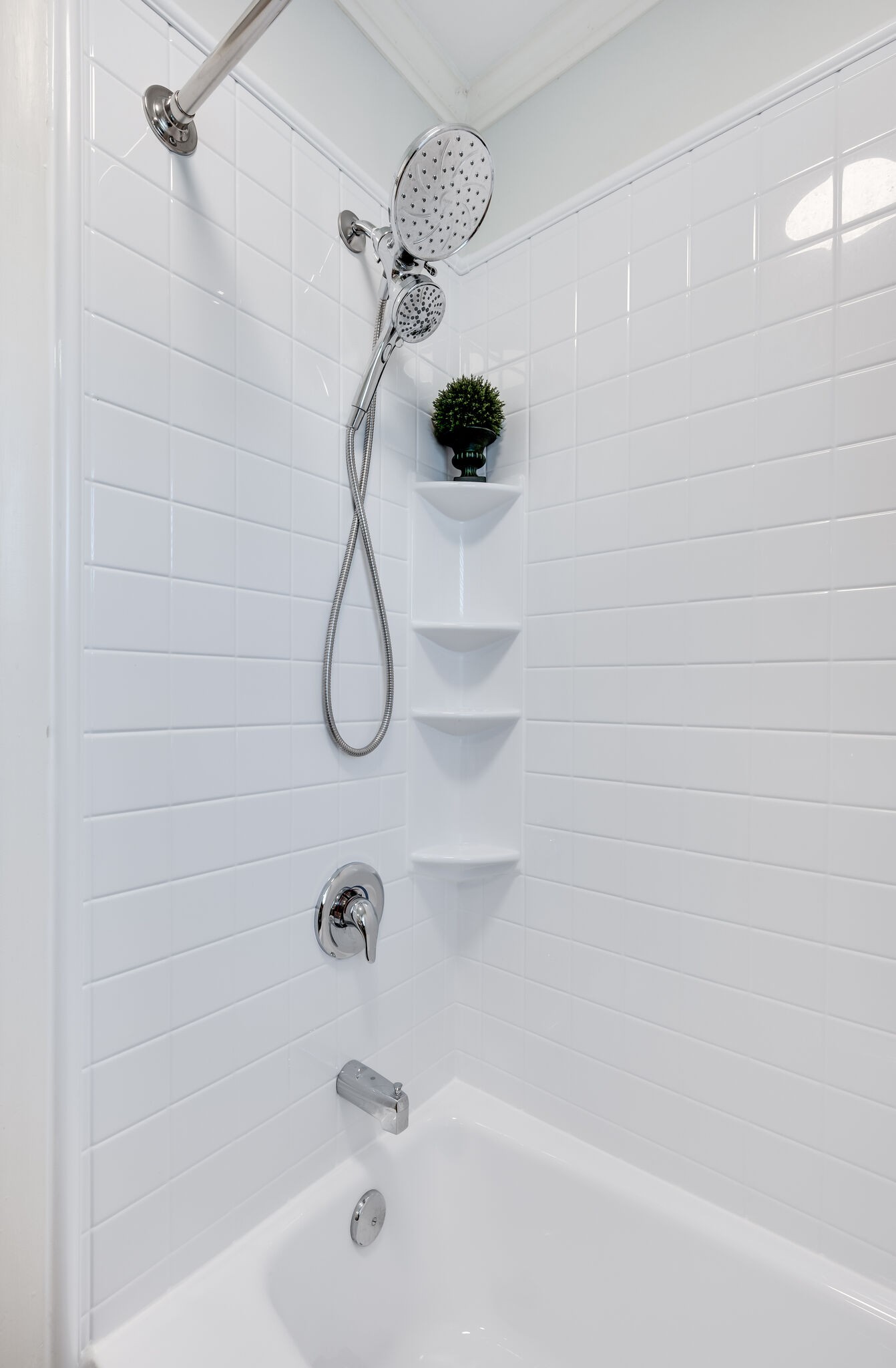 2116 Hobbs Road, Unit M1 Nashville, TN 37215 - Photo 29 of 36 a bathroom with a bath tub with a shower
