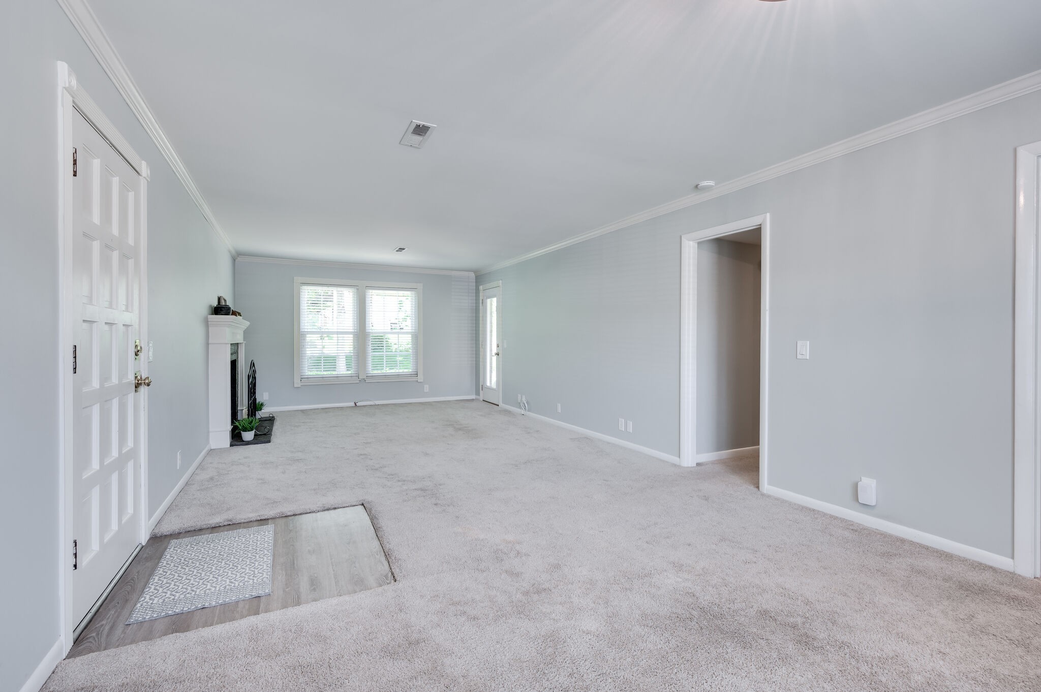 2116 Hobbs Road, Unit M1 Nashville, TN 37215 - Photo 9 of 36 a view of empty room with windows