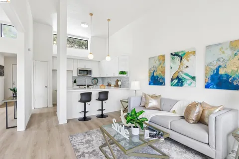 $699,000 | 12 Madrid Court, Novato, CA 94949