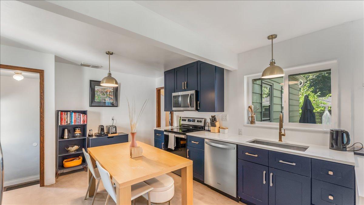 2107 Clearwater Road St. Cloud, MN 56301 - Photo 5 of 33