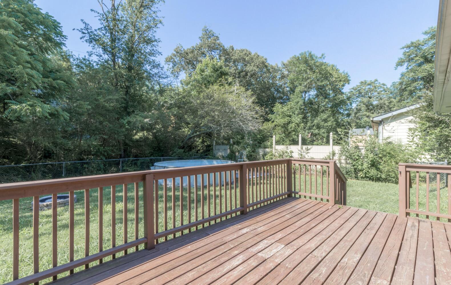 806 Ely Road Chattanooga, TN 37343 - Photo 18 of 18 Deck