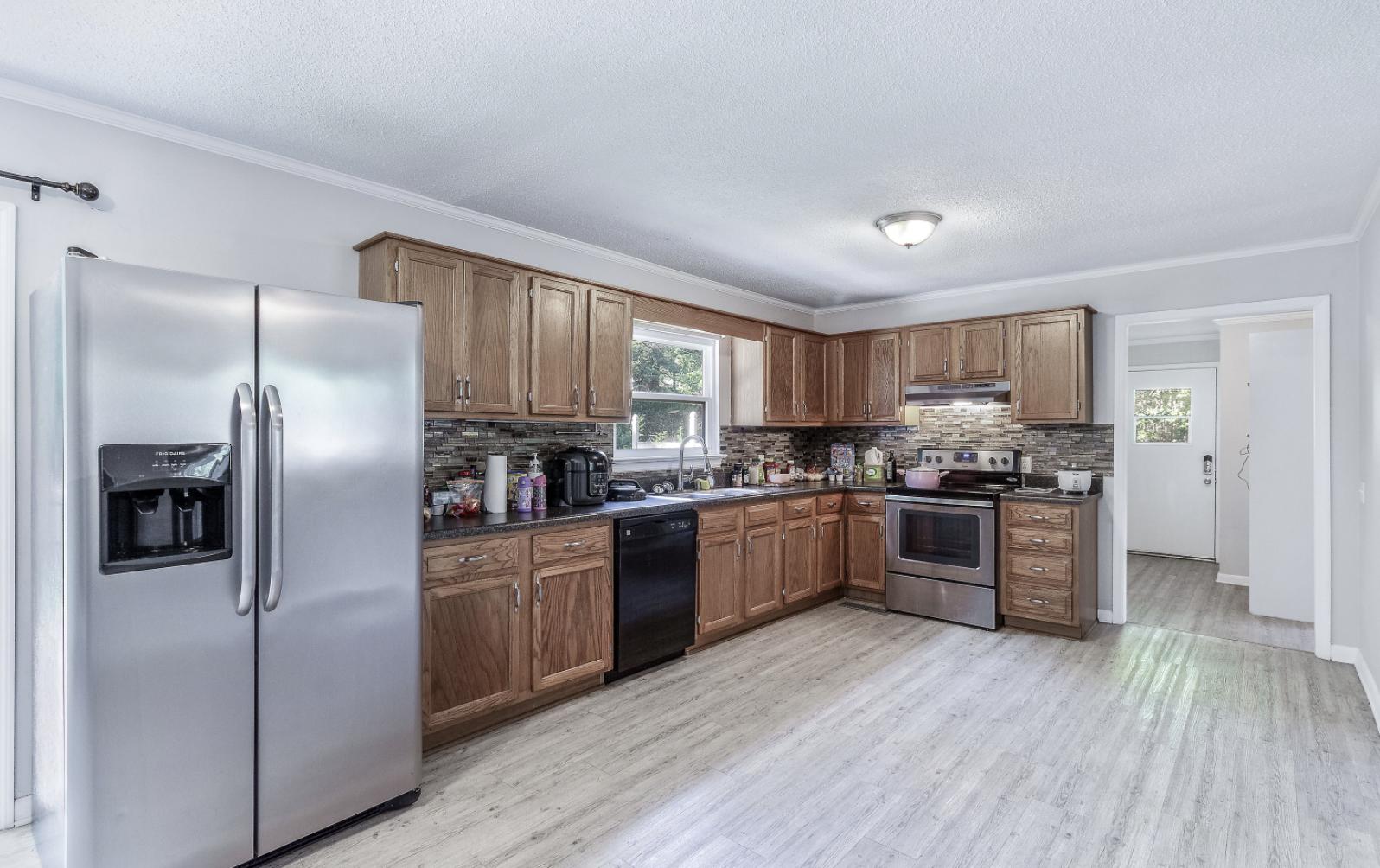 806 Ely Road Chattanooga, TN 37343 - Photo 5 of 18 Kitchen
