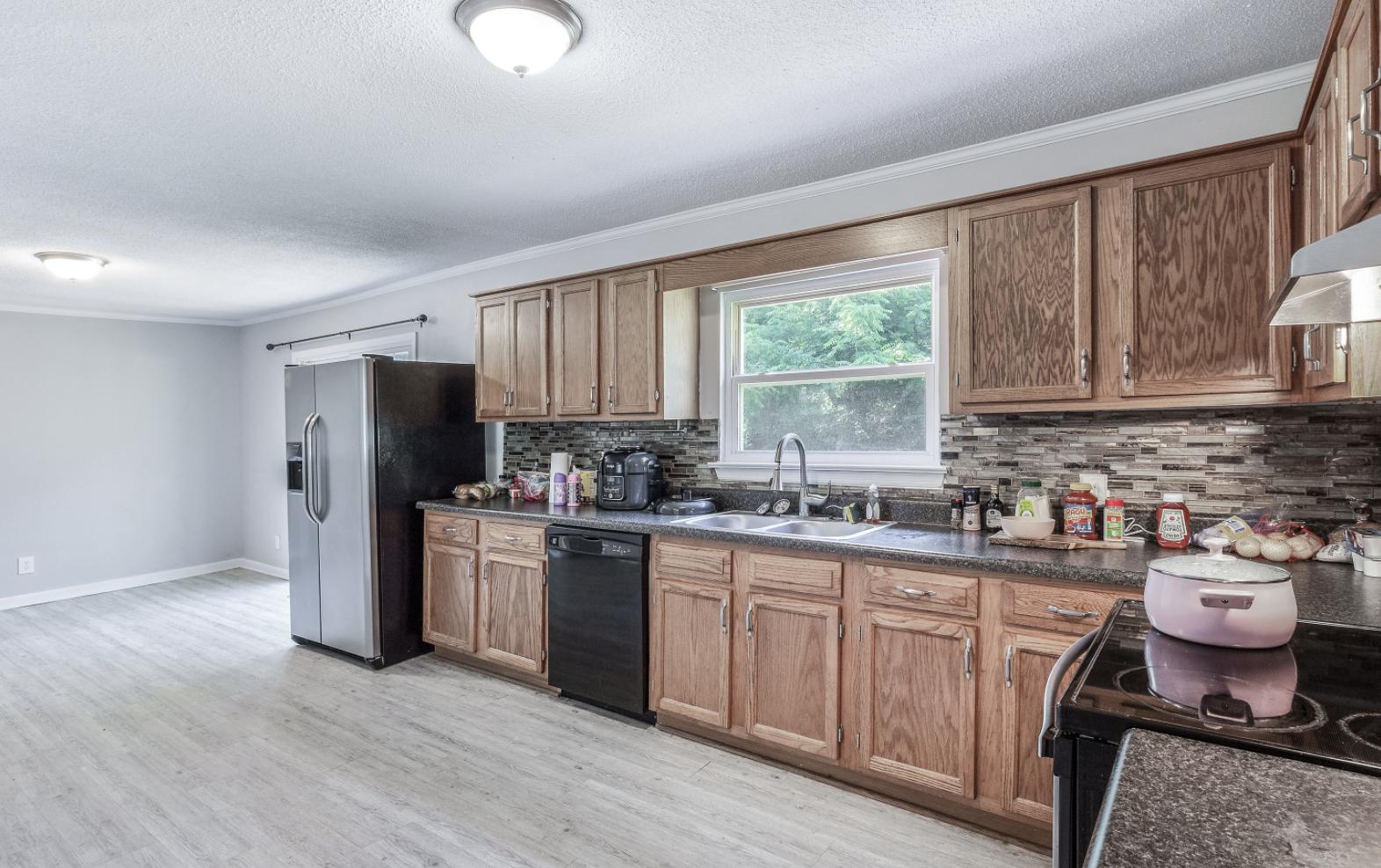 806 Ely Road Chattanooga, TN 37343 - Photo 6 of 18 Kitchen and Dining