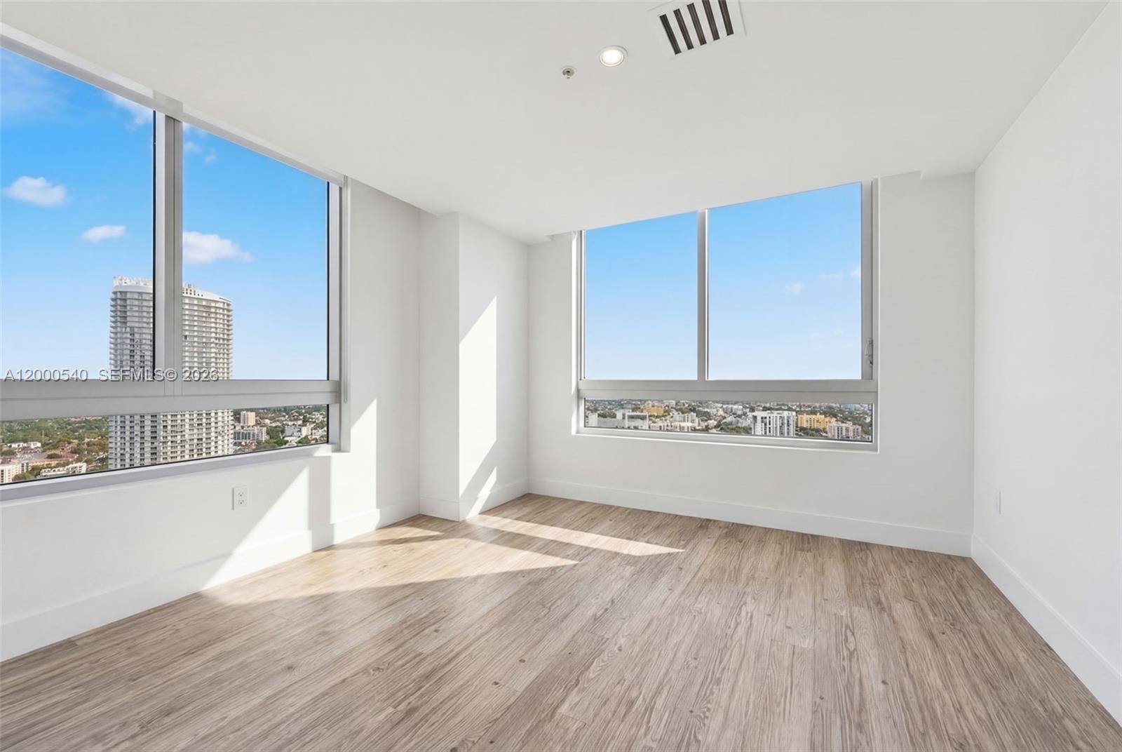 90 Southwest 3rd Street, Unit PH12 Miami, FL 33130 - Photo 32 of 40