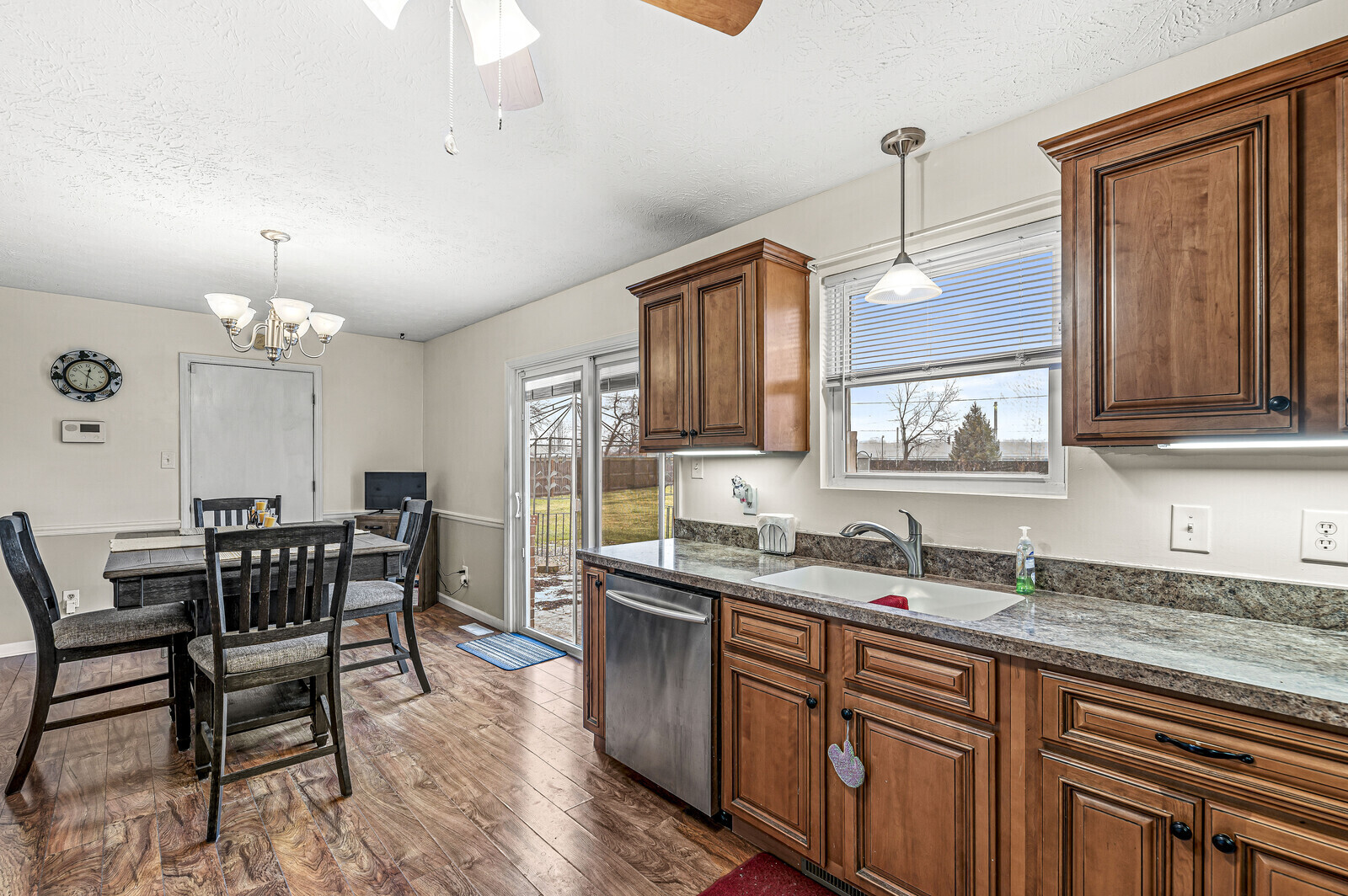 5598 Broyles Road Avon, IN 46123 - Photo 3 of 31 Gallery Image 3