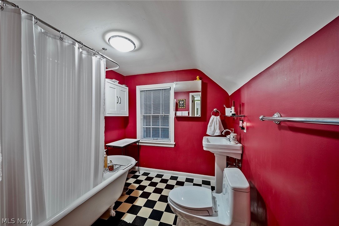 2643 Kerwick Road Cleveland, OH 44118 - Photo 22 of 33 Gallery Image 22