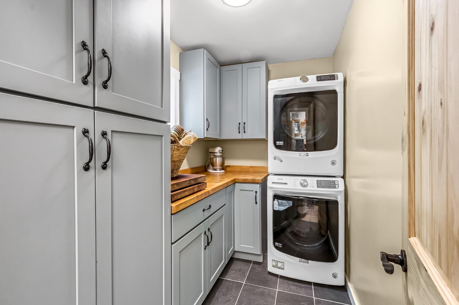 12081 Robust Way Nevada City, CA 95959 - Photo 19 of 39 a utility room with dryer and washer