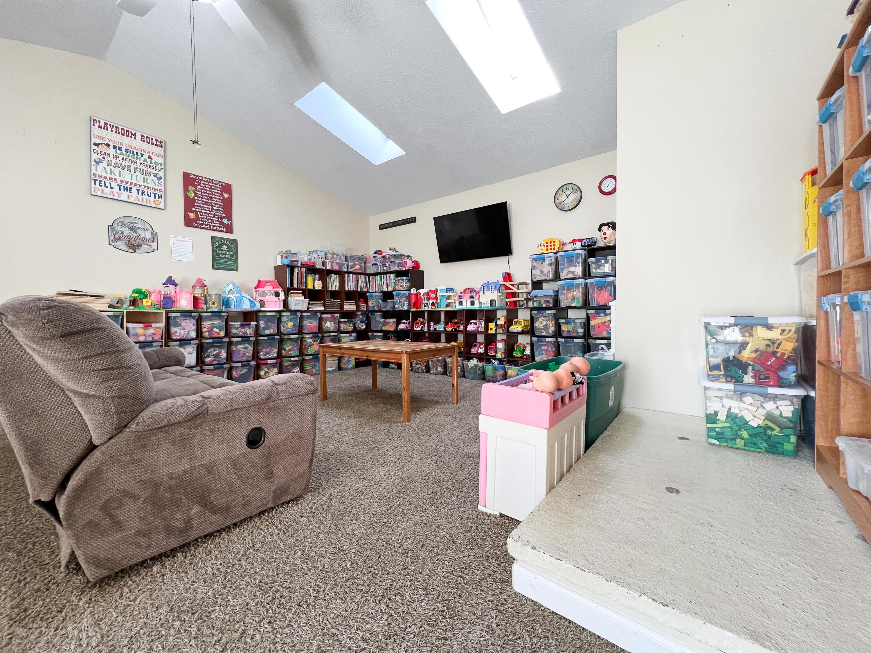 107 Union Street Edison, OH 43320 - Photo 24 of 47 Family Room