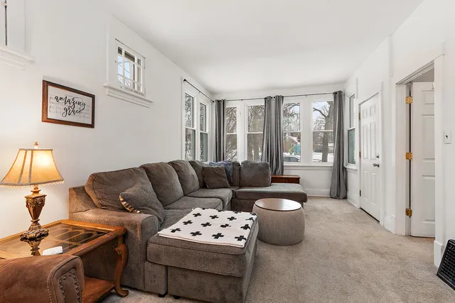 $235,000 | 1812 Cedar Road, Homewood, IL 60430