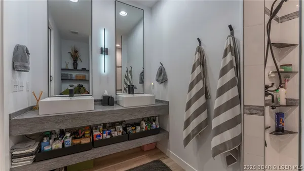 $950,000 | 397 Mission Hills Lane, Camdenton, MO 65020