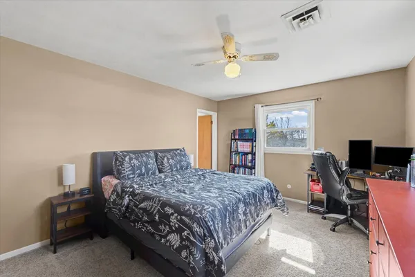 $324,900 | 913 East 1st Street, Gibson City, IL 60936