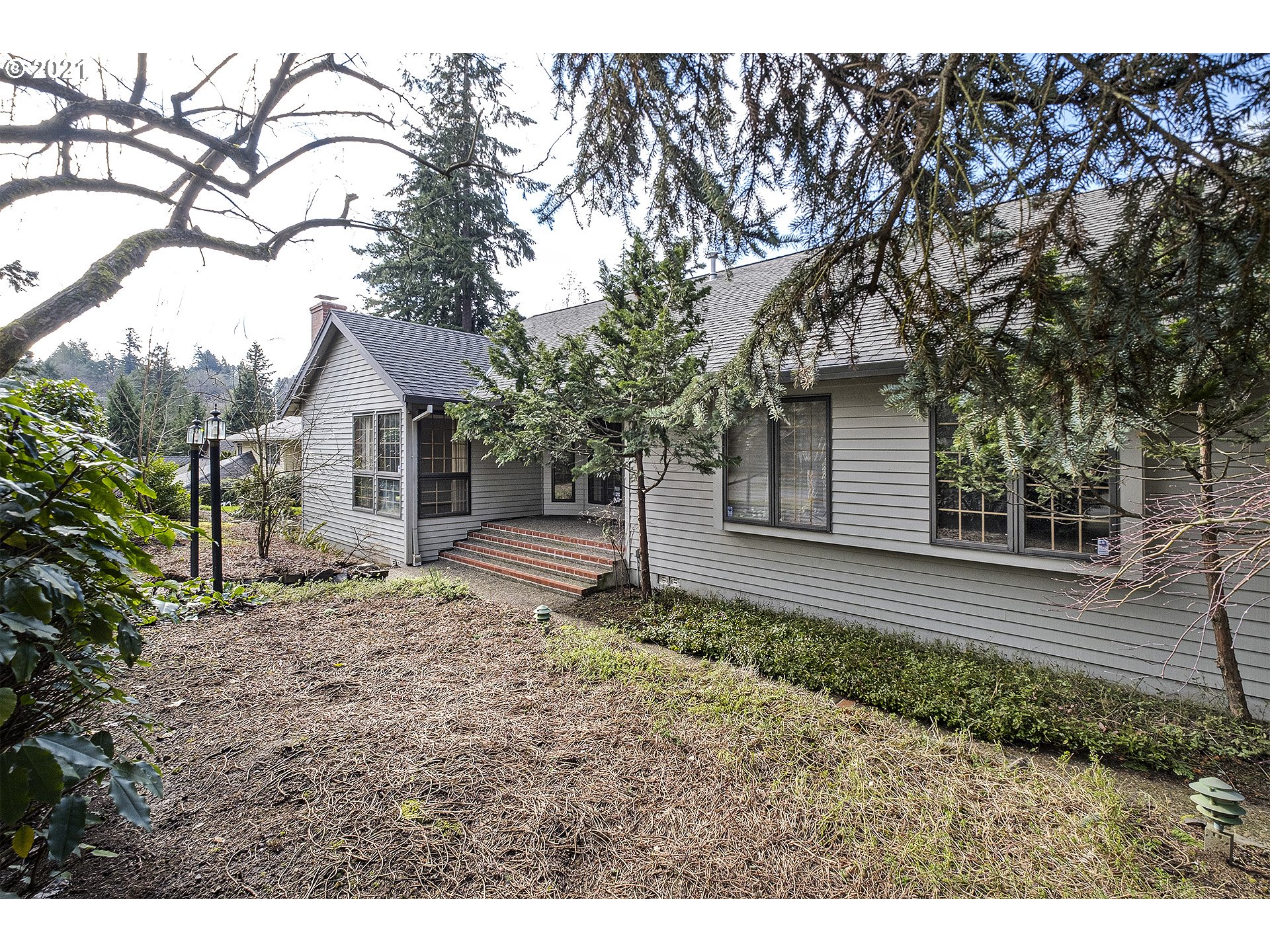 6102 Southwest Jan Tree Court Portland, OR 97219 - Photo 3 of 24 Gallery Image 3