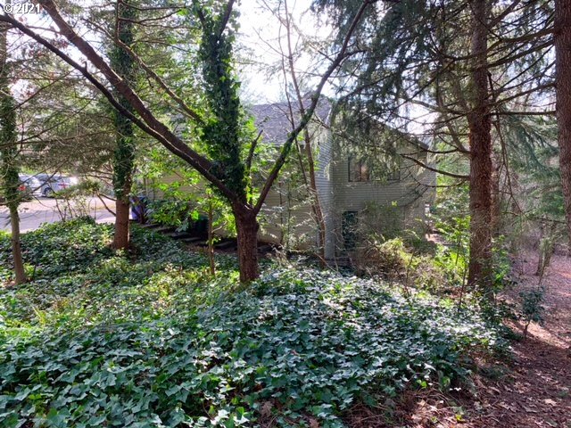 6102 Southwest Jan Tree Court Portland, OR 97219 - Photo 23 of 24 Gallery Image 23
