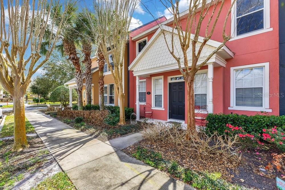 125 Manor View Lane DeLand, FL 32724 - Photo 2 of 37 a front view of a house with garden