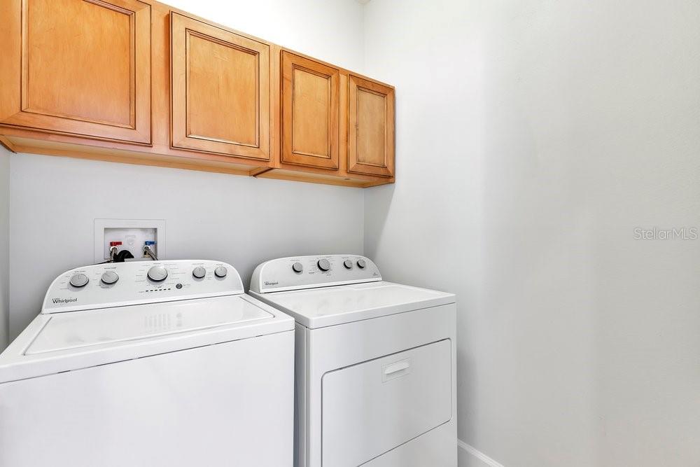 125 Manor View Lane DeLand, FL 32724 - Photo 21 of 37 a utility room with dryer and washer