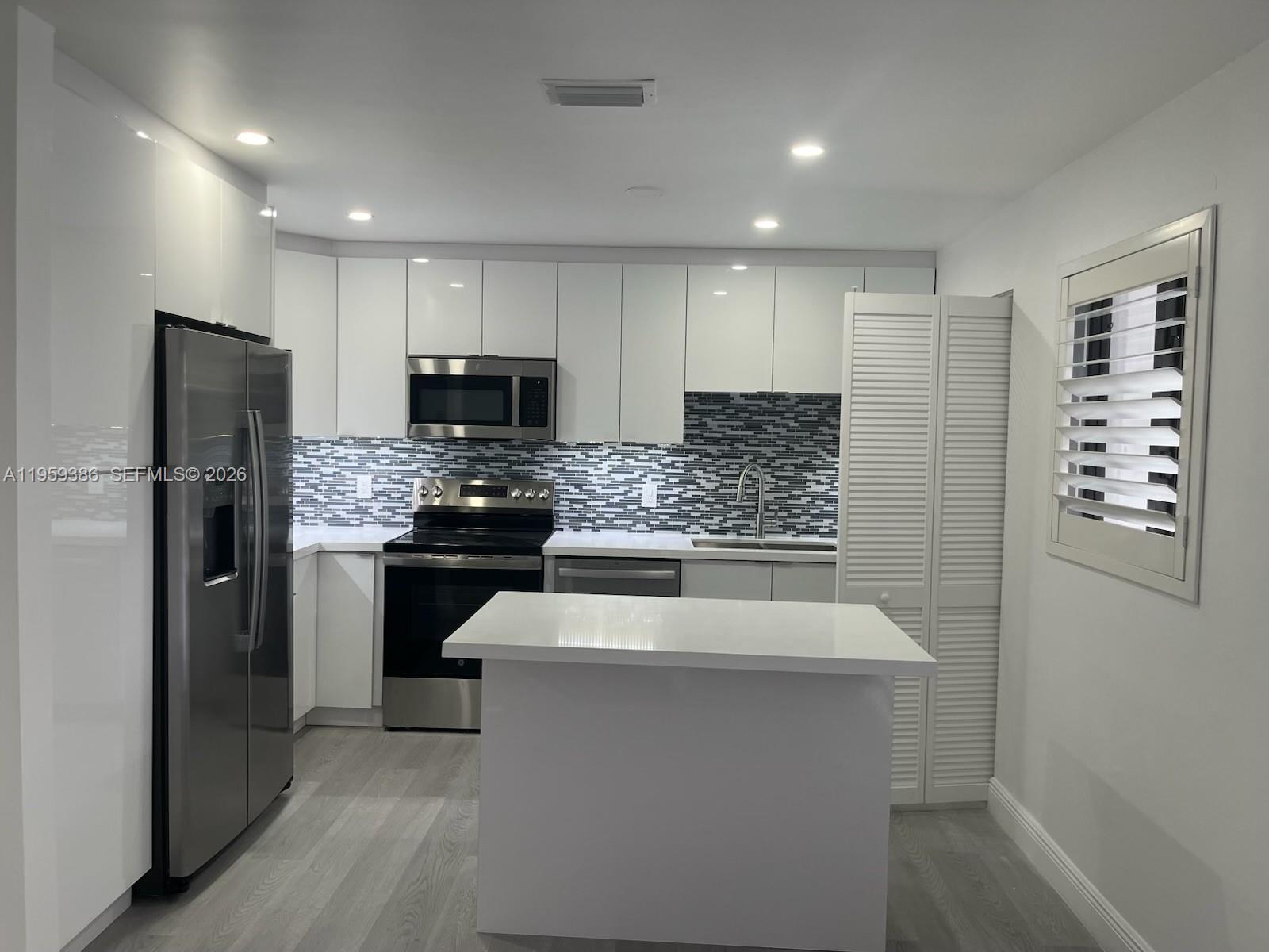 6004 Northwest 38th Street, Unit 6006 Virginia Gardens, FL 33166 - Photo 3 of 5