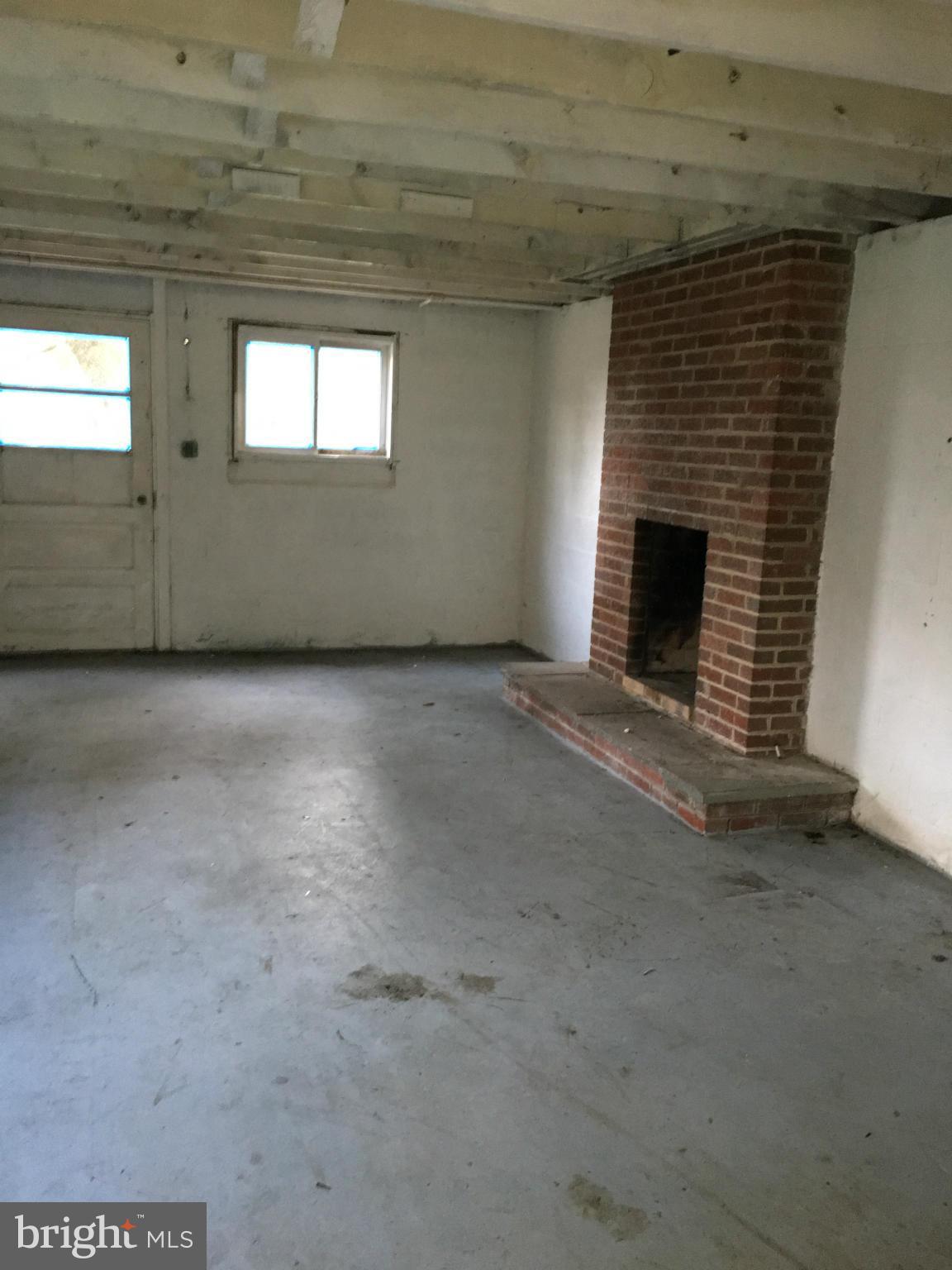 8328 Ball Road Frederick, MD 21704 - Photo 23 of 24 Family Room