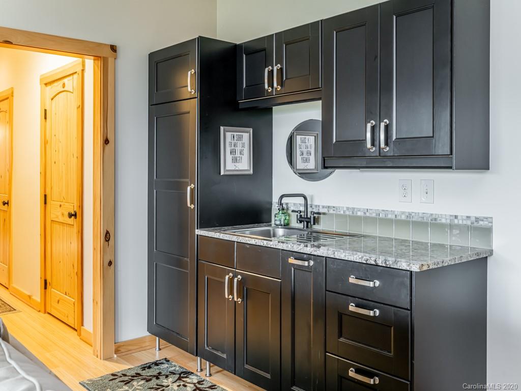 81 Fox Den Road Asheville, NC 28805 - Photo 21 of 47 Gallery Image 21