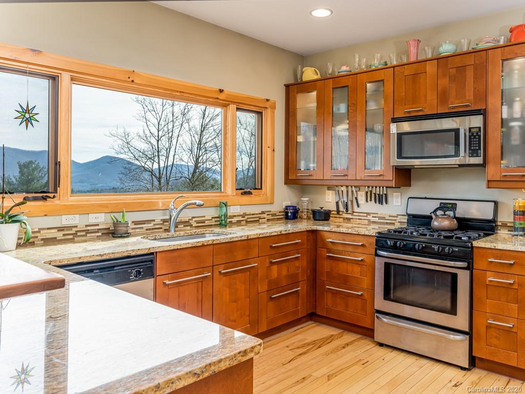 81 Fox Den Road Asheville, NC 28805 - Photo 4 of 47 Gallery Image 4