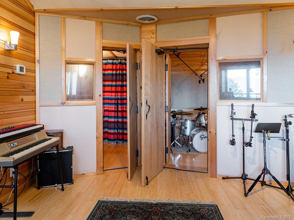 81 Fox Den Road Asheville, NC 28805 - Photo 31 of 47 Gallery Image 31