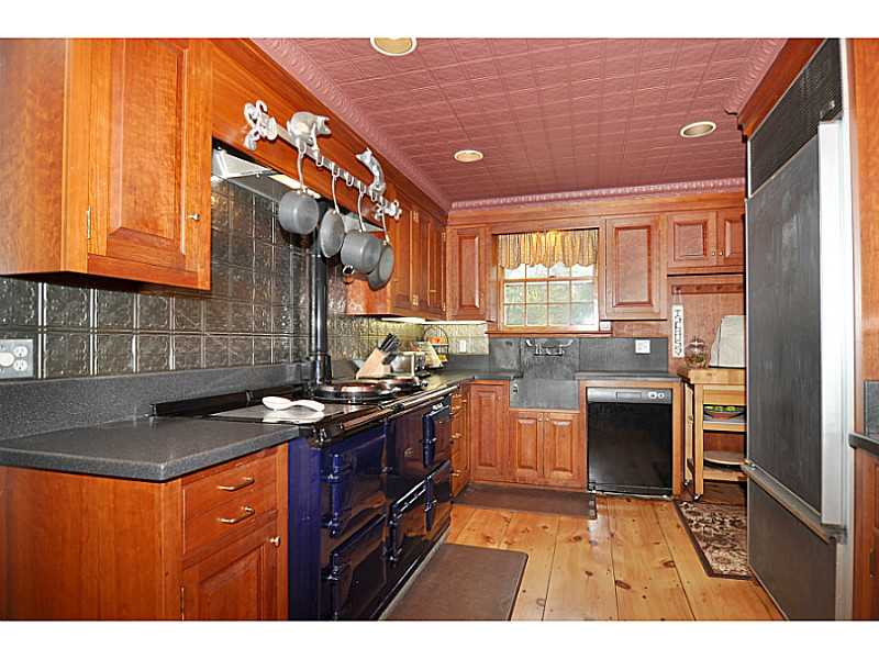 2 Training Station Road Newport, RI 02840 - Photo 3 of 25 Kitchen.