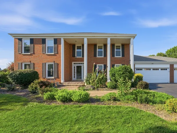 $849,900 | 690 Waterford Drive, Des Plaines, IL 60016