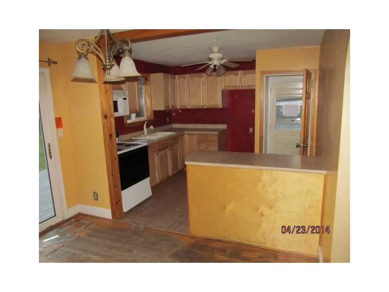 30 Massey Road Tiverton, RI 02878 - Photo 6 of 14 Kitchen.