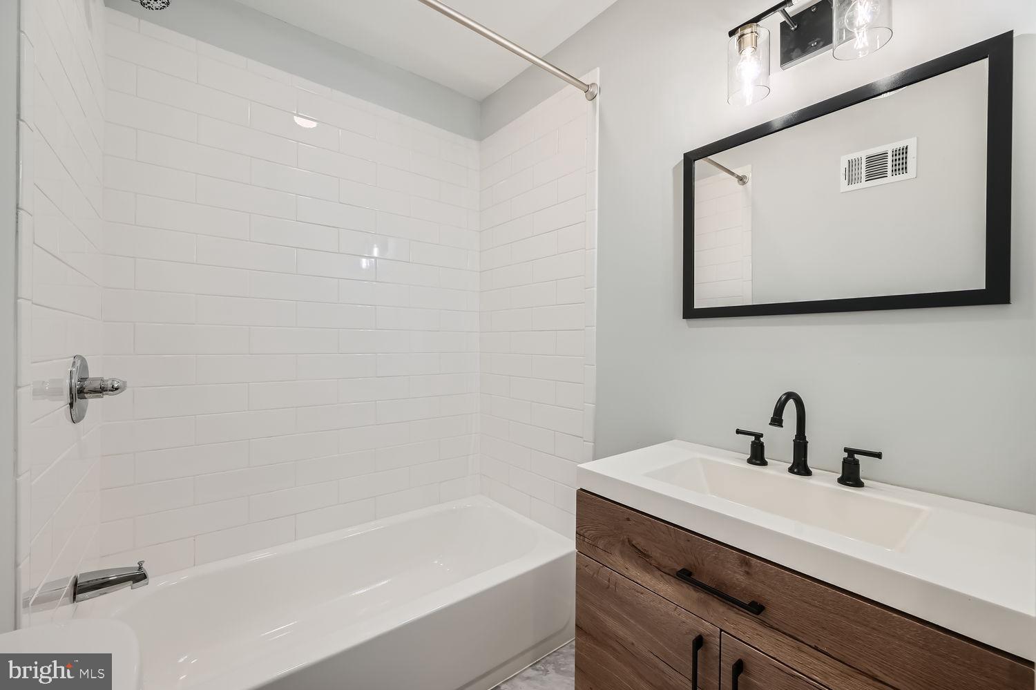 2623 West Cold Spring Lane Baltimore, MD 21215 - Photo 6 of 13 Primary En Suite