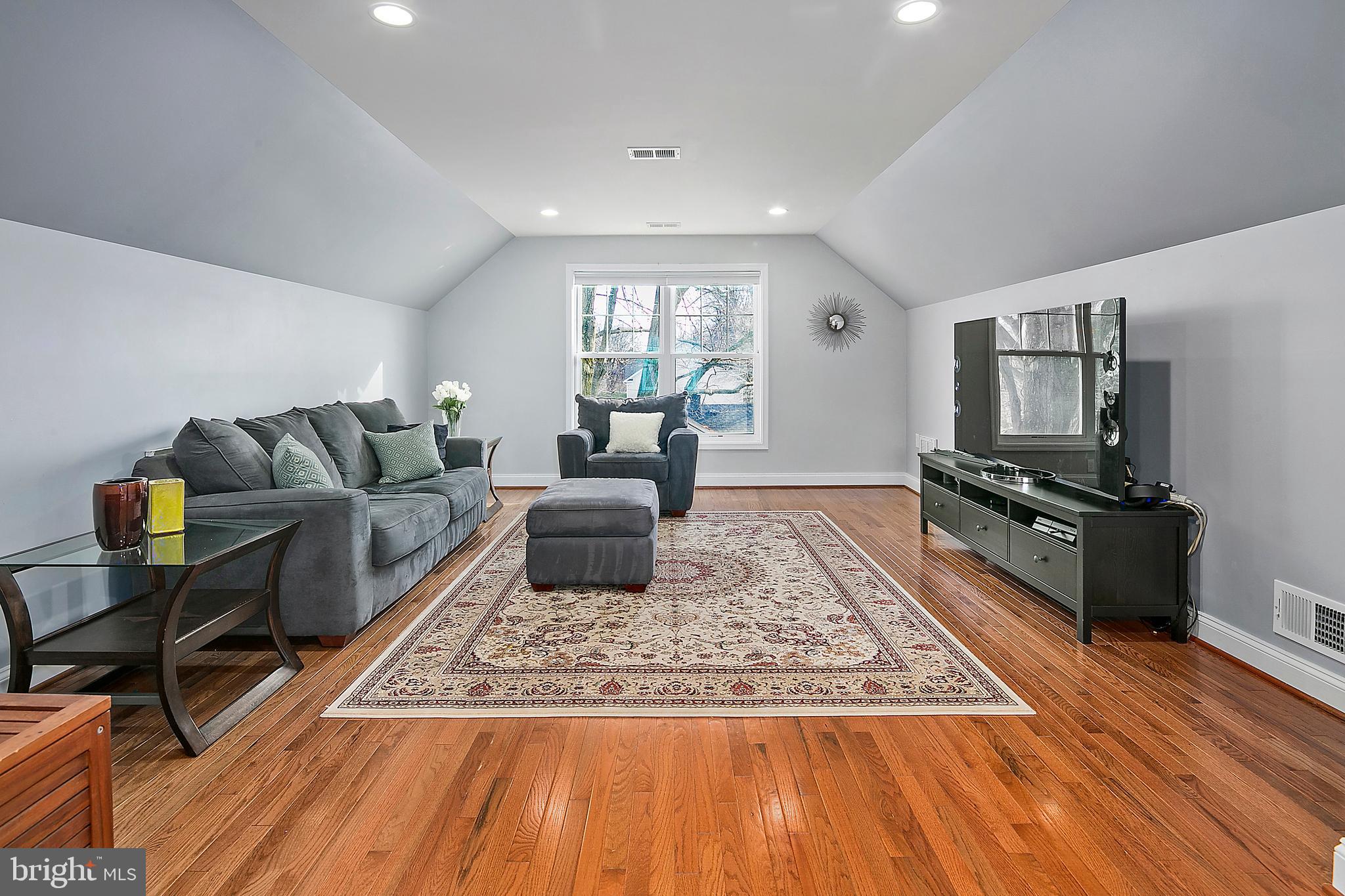1752 Anderson Road Falls Church, VA 22043 - Photo 27 of 40 Gallery Image 27