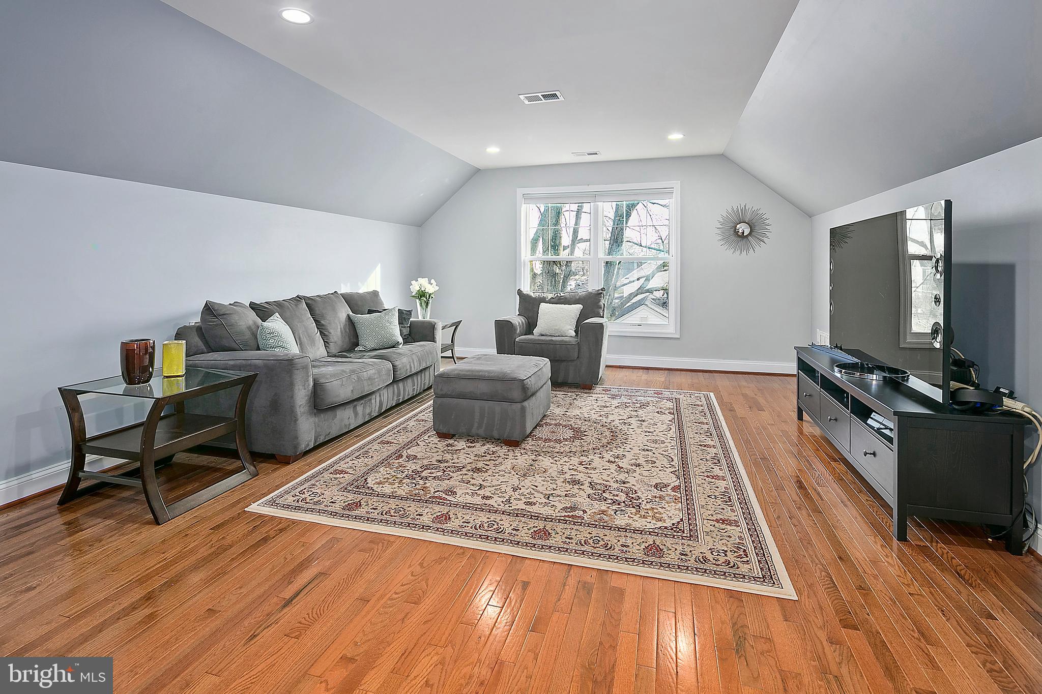 1752 Anderson Road Falls Church, VA 22043 - Photo 28 of 40 Gallery Image 28