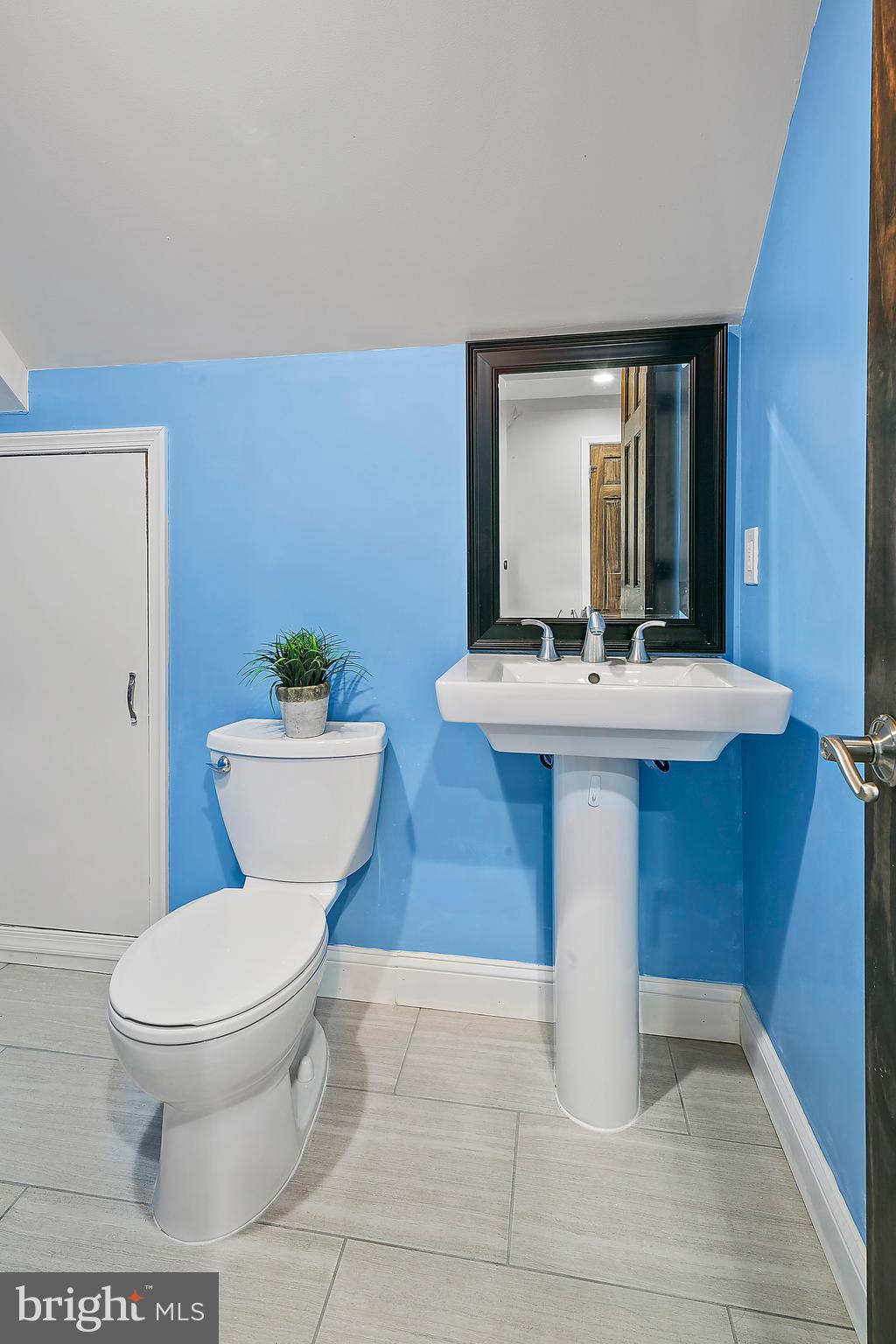 1752 Anderson Road Falls Church, VA 22043 - Photo 31 of 40 Gallery Image 31