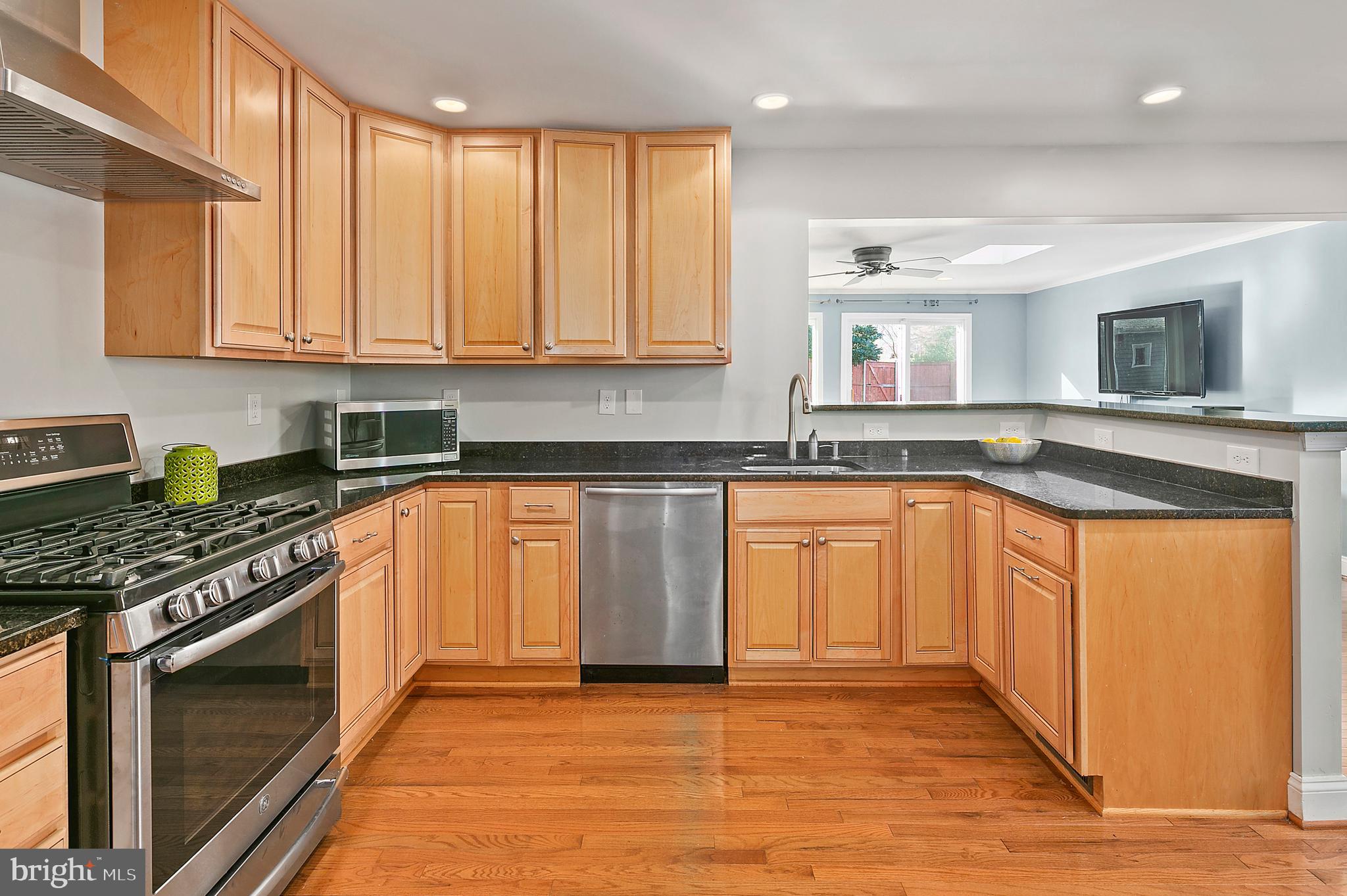 1752 Anderson Road Falls Church, VA 22043 - Photo 9 of 40 Gallery Image 9