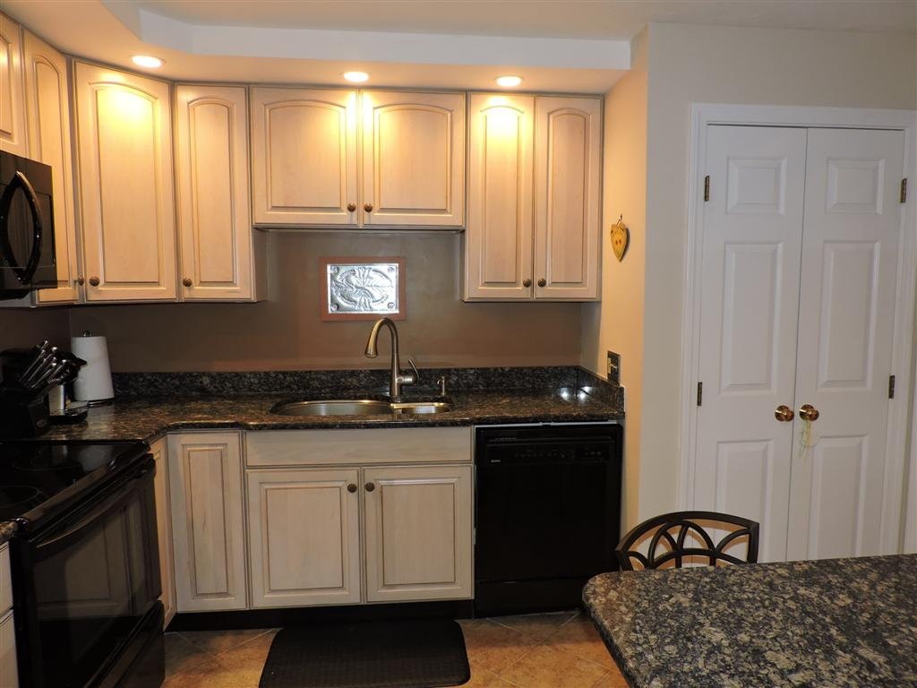 305 Treasure Island Road, Unit 305 Webster, MA 01570 - Photo 12 of 30 Gallery Image 12
