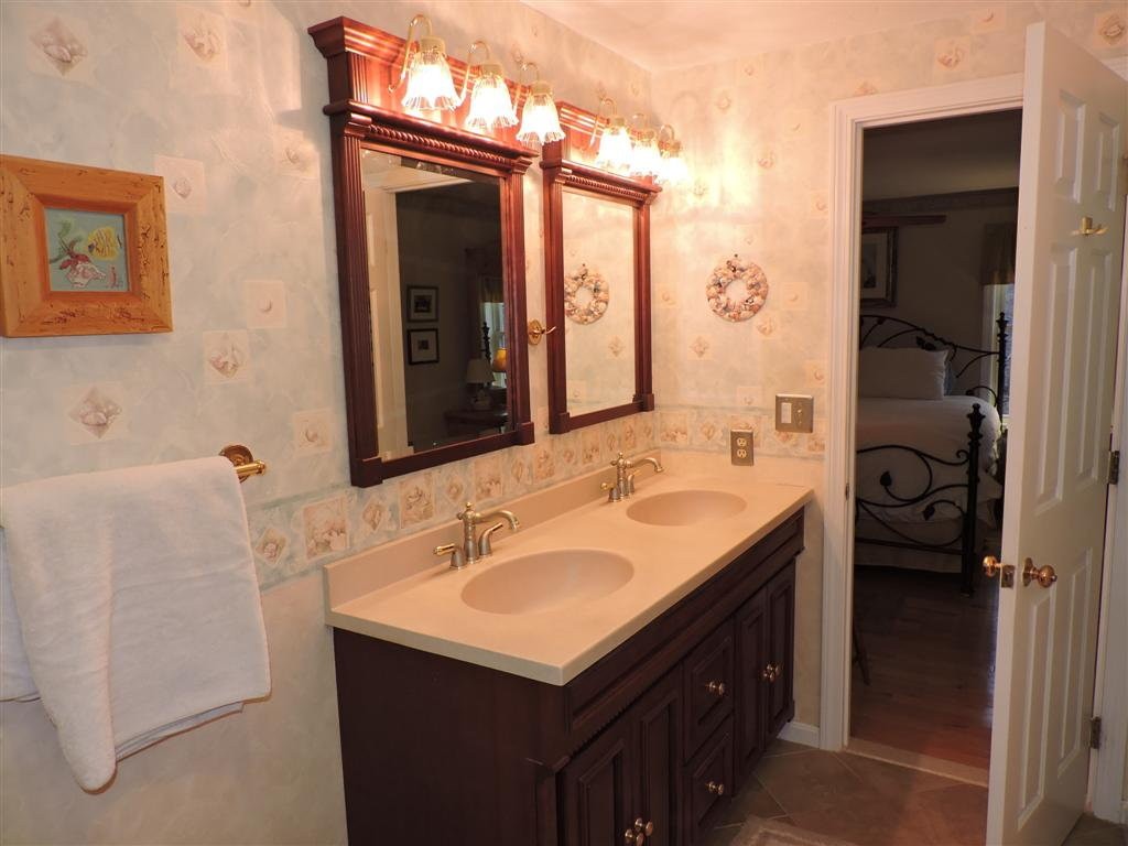 305 Treasure Island Road, Unit 305 Webster, MA 01570 - Photo 16 of 30 Gallery Image 16
