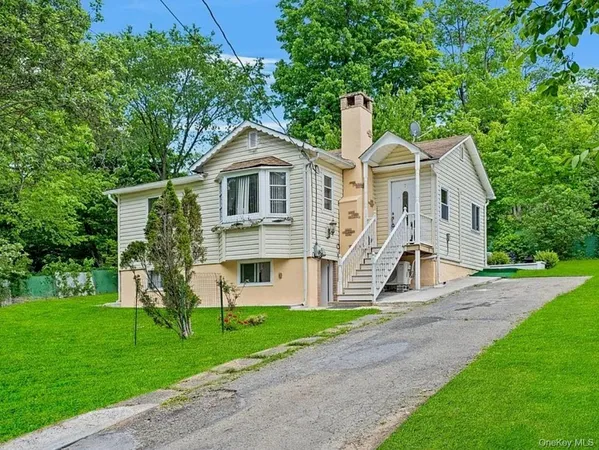 $370,000 | 7 Crestwood Trail, Monroe, NY 10950