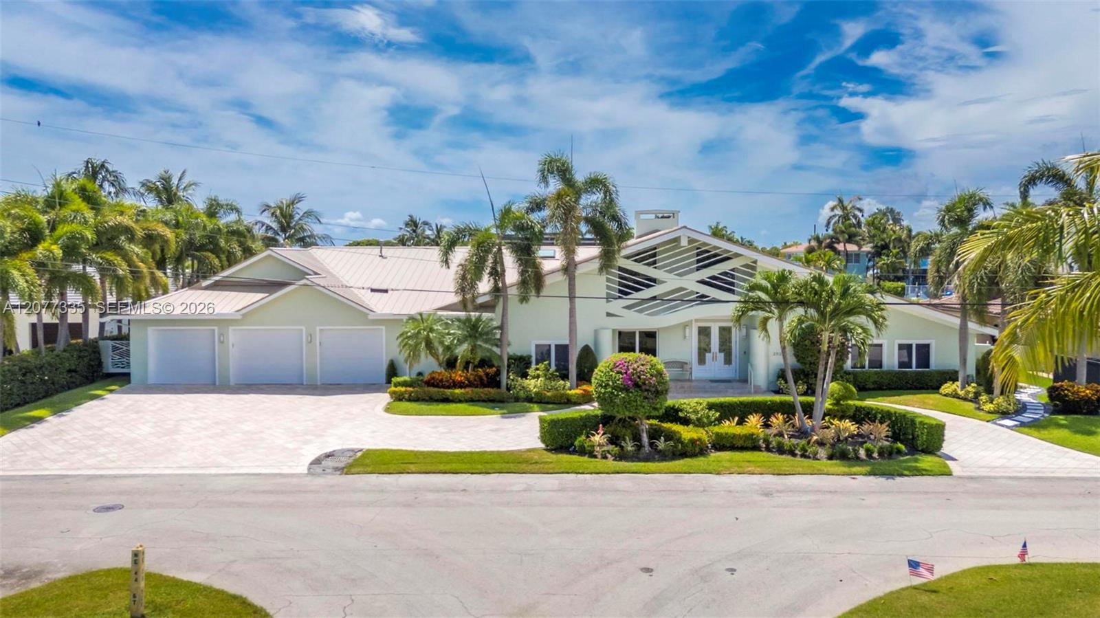2820 Northeast 44th Street Lighthouse Point, FL 33064 - Photo 7 of 82 Gallery Image 7