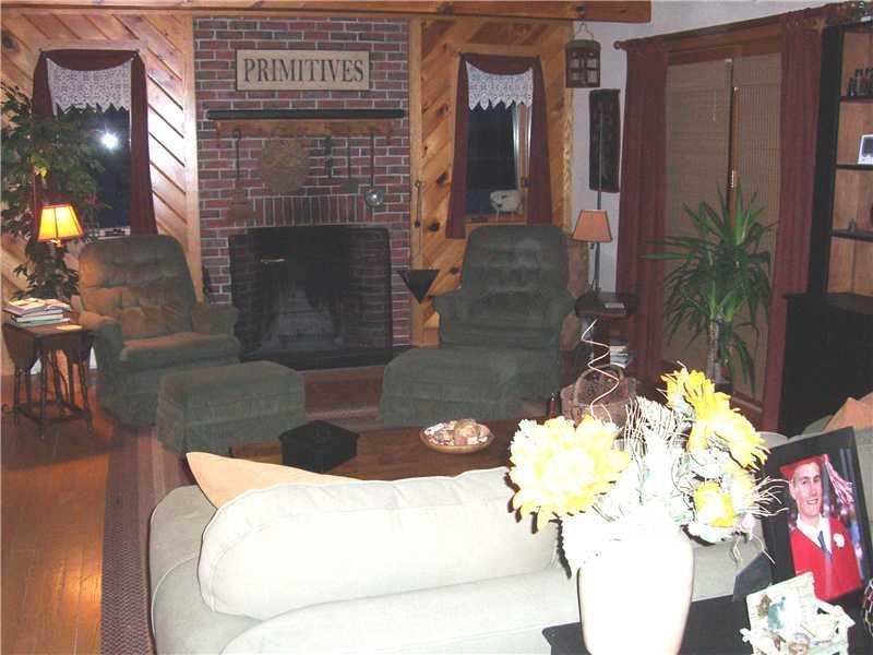 187 Hanson Ridge Road Springvale, ME 04083 - Photo 13 of 34 Living Room.