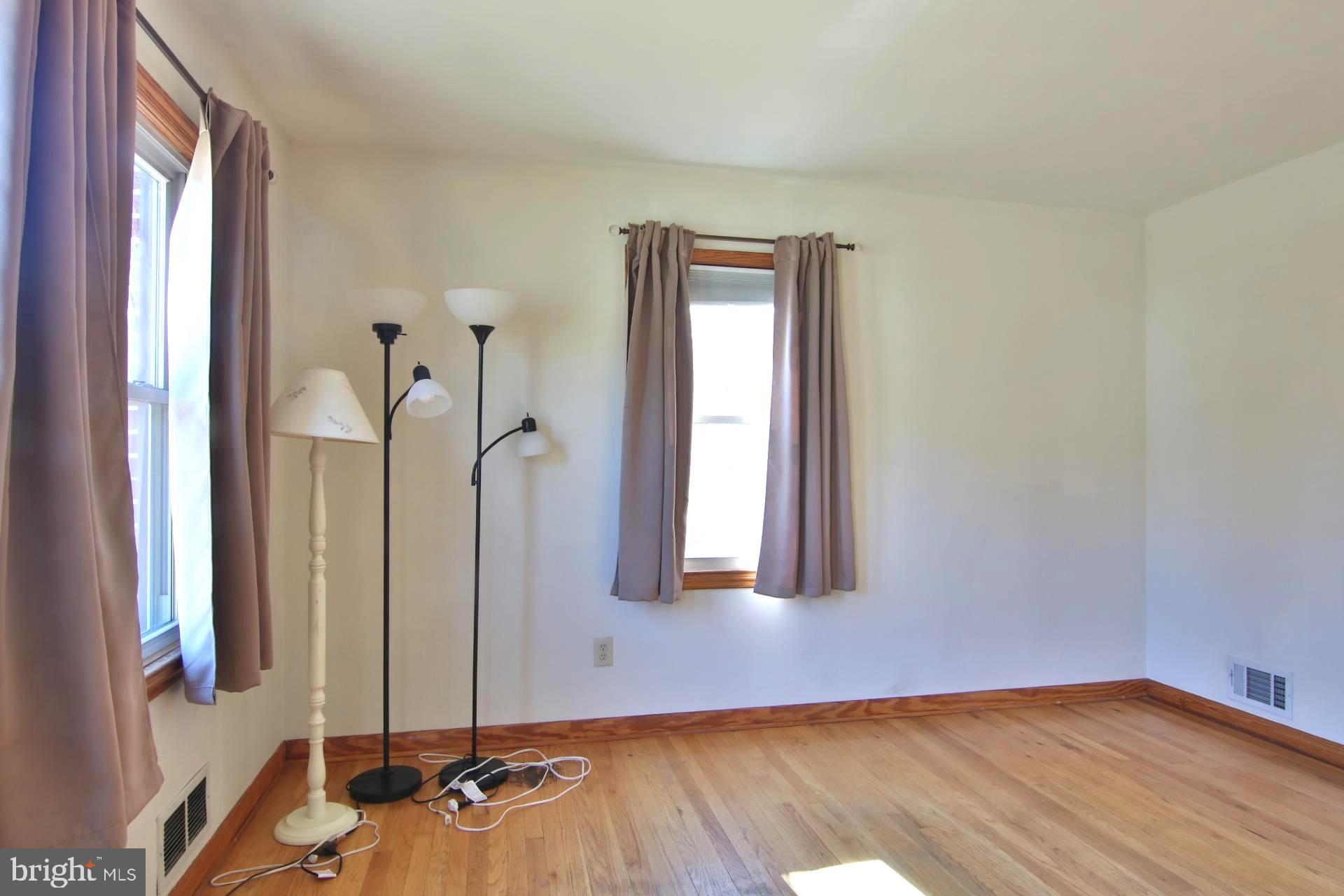 7532 Harmans Road Harmans, MD 21077 - Photo 4 of 11 Living Room 3