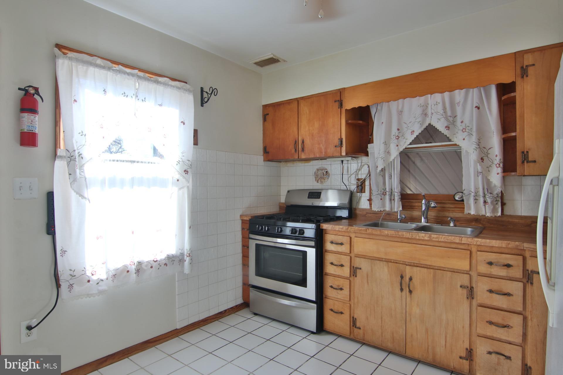 7532 Harmans Road Harmans, MD 21077 - Photo 5 of 11 Kitchen 1