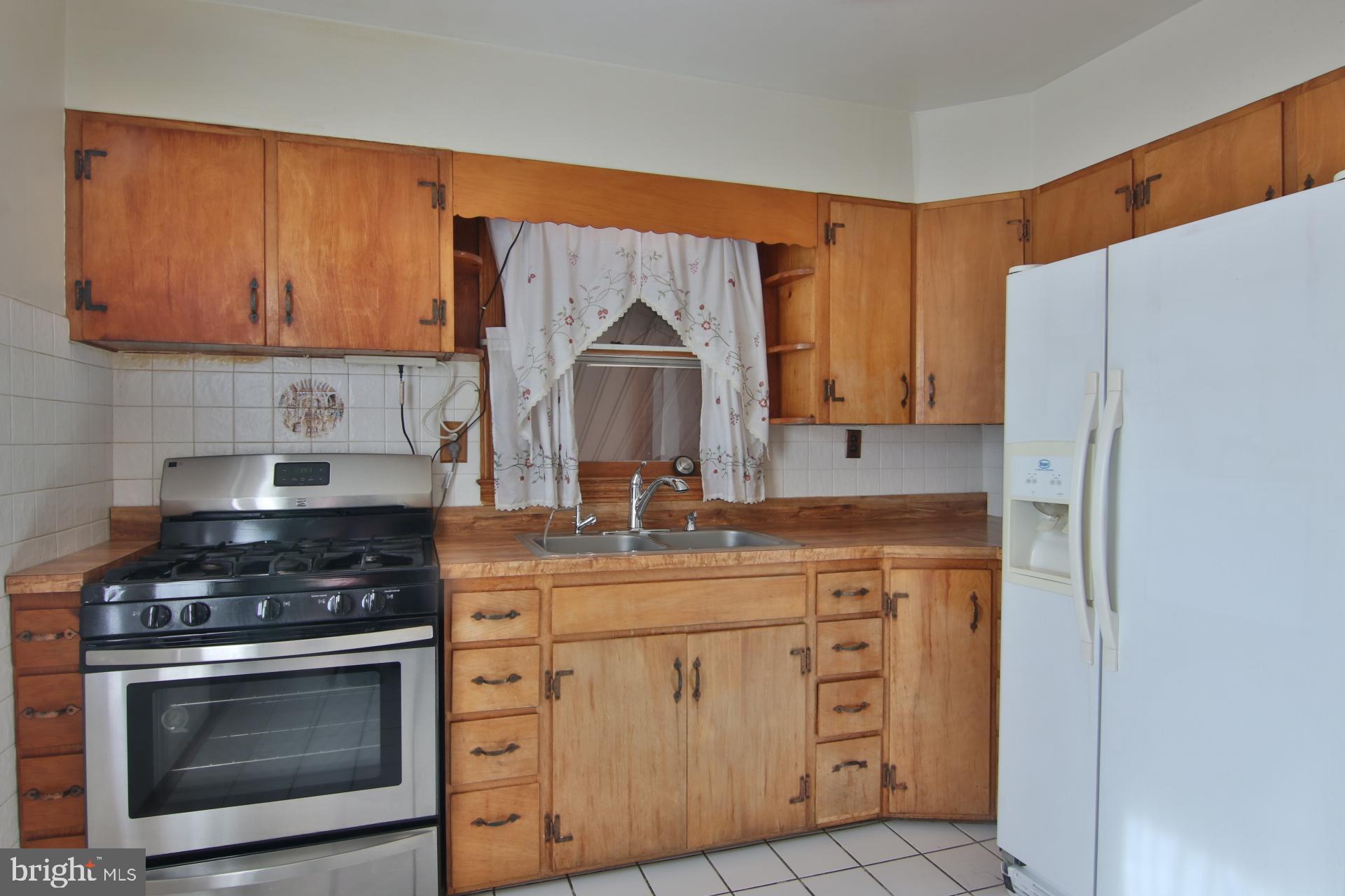 7532 Harmans Road Harmans, MD 21077 - Photo 6 of 11 Kitchen2