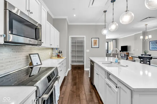 $999,000 | 720 South Rangeline Road, Unit 703, Carmel, IN 46032