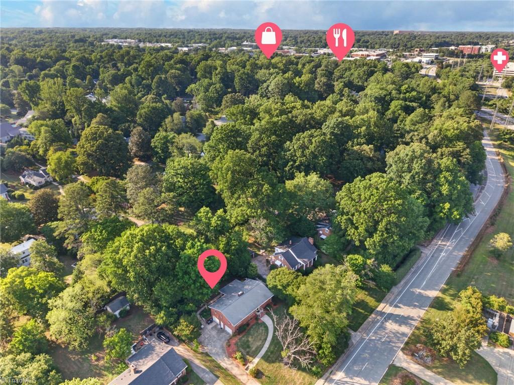 113 Green Valley Road Greensboro, NC 27403 - Photo 10 of 46 Location meets value. Opportunities to own nearly half an acre in Starmount Forest at this price point are becoming increasingly difficult to find.