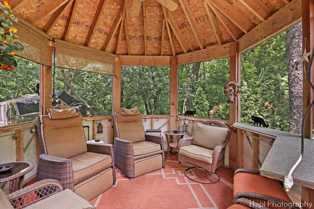 $624,999 | 1606 Tecumseh Drive, McHenry, IL 60050