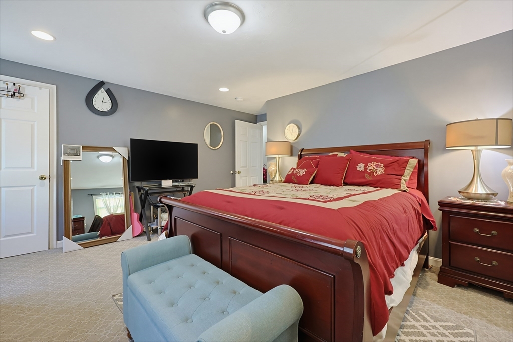 17 Bolton Street Worcester, MA 01604 - Photo 16 of 27