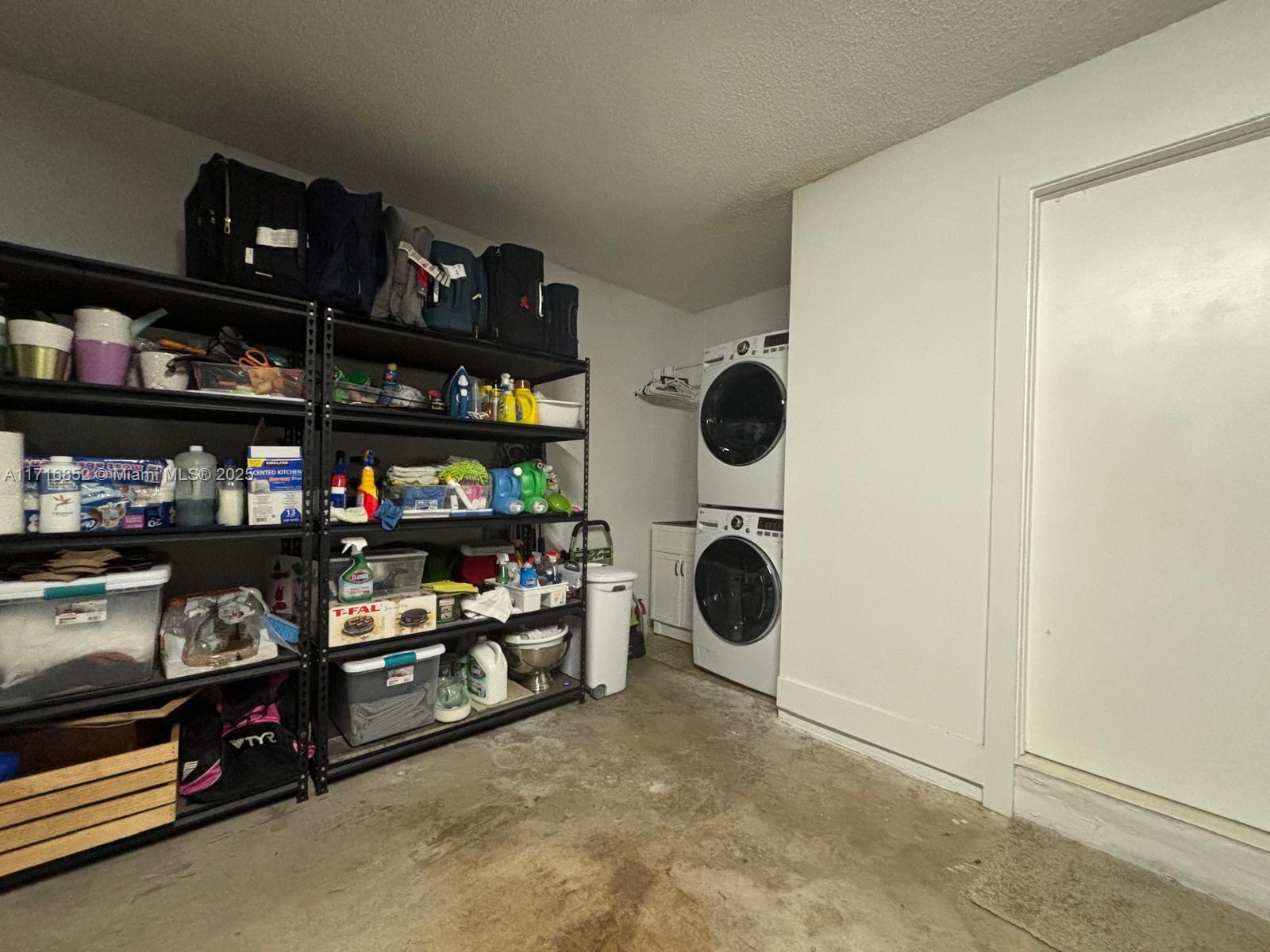 109 Kensington Road Hollywood, FL 33021 - Photo 27 of 28 Gallery Image 27